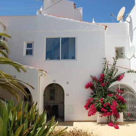 Carvoeiro Sol Seafront Apartment *